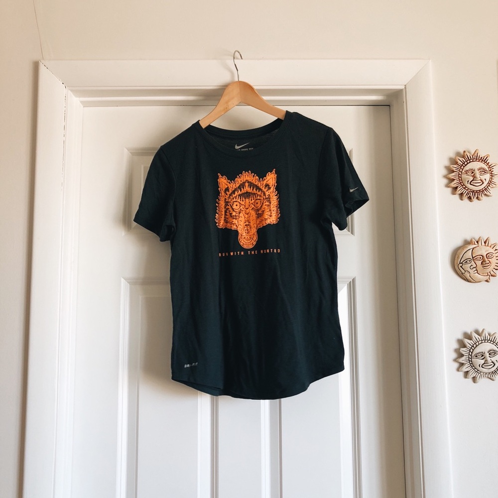 NIKE tee